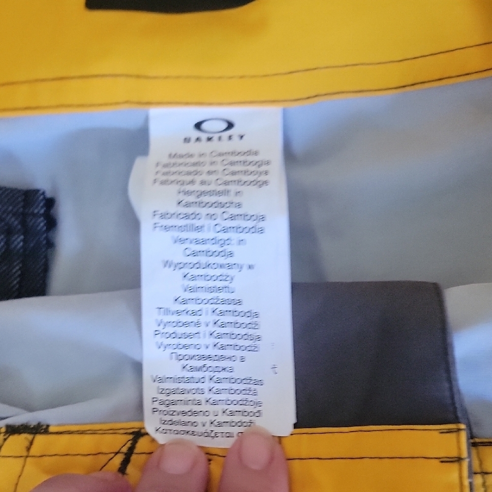 Oakley Men's Yellow and Gray Swim Shorts - Picture 3 of 7